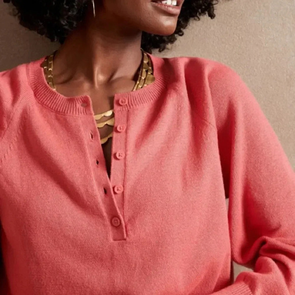 Banana Republic Raglan Henley Sweater - Picture 2 of 13